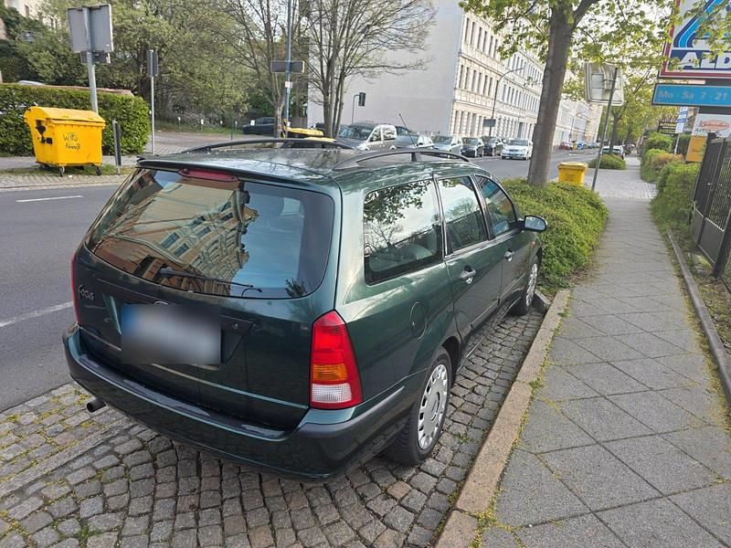 Usata Ford Focus 101 CV (74 kW) 2004 Verde Station wagon