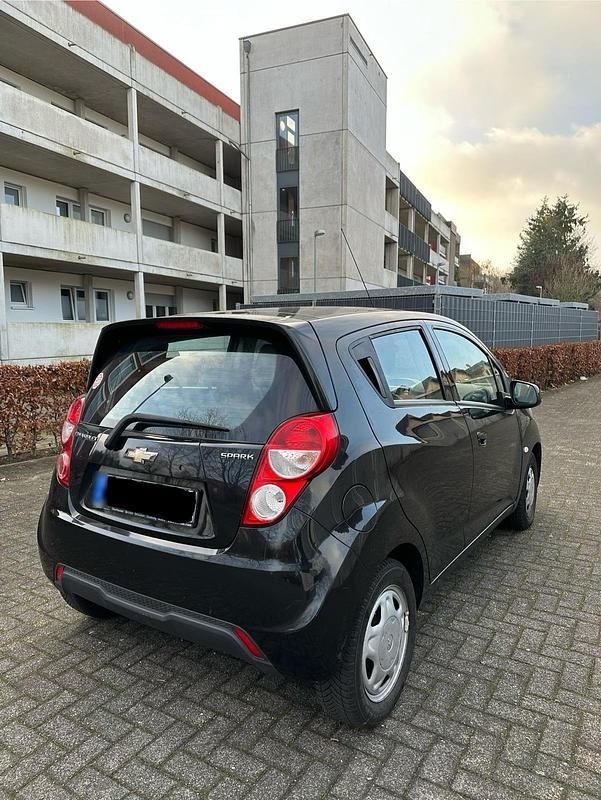 Gebraucht Chevrolet Spark 68 PS (50 kW) 2014 Schwarz Kleinwagen