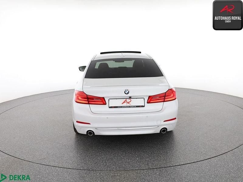 Gebraucht BMW 520 Luxury Line 190 PS (139 kW) 2017 Mineralweiss Limousine