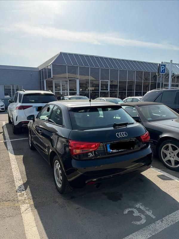 Gebraucht Audi A1 Comfort 85 PS (62 kW) 2011 Schwarz Kleinwagen
