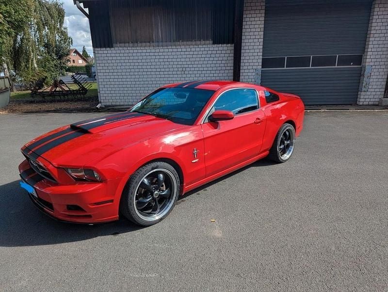 Second-hand Ford Mustang 309 CP (227 kW) 2014 Roșu Coupe