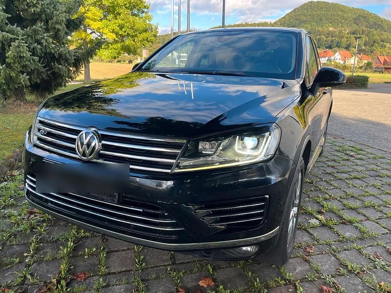 Schwarz Gebraucht 2015 VW Touareg R-line SUV | 12.800 € (Teuer) - Bild 1/4