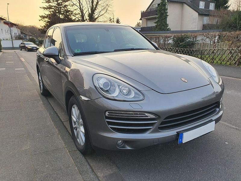 Gebraucht Porsche Cayenne 239 PS (175 kW) 2011 Grau SUV