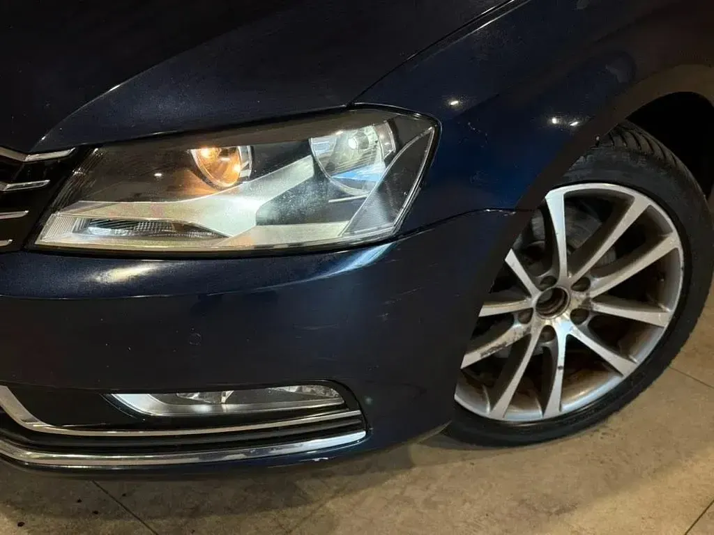 Usata VW Passat 170 CV (125 kW) 2011 Blu Berlina