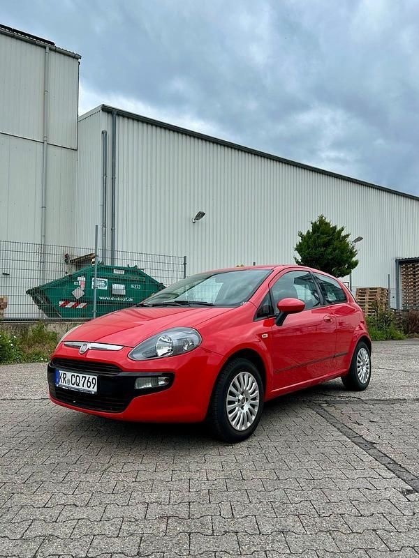 Rot Gebraucht 2011 Fiat Punto Evo Sport Kleinwagen | 1.900 € (Guter Preis) - Bild 1/4