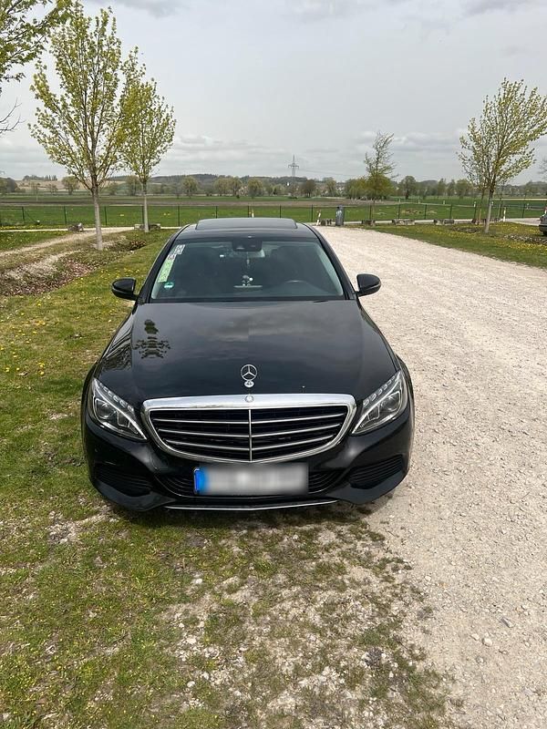 Schwarz Gebraucht 2016 Mercedes C220 Limousine | 15.800 € (Guter Preis) - Bild 1/4