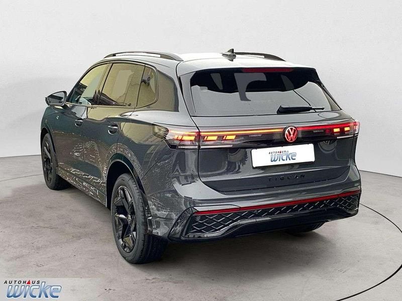 Neu VW Tiguan R-line 150 PS (110 kW) 2026 Uranograu SUV