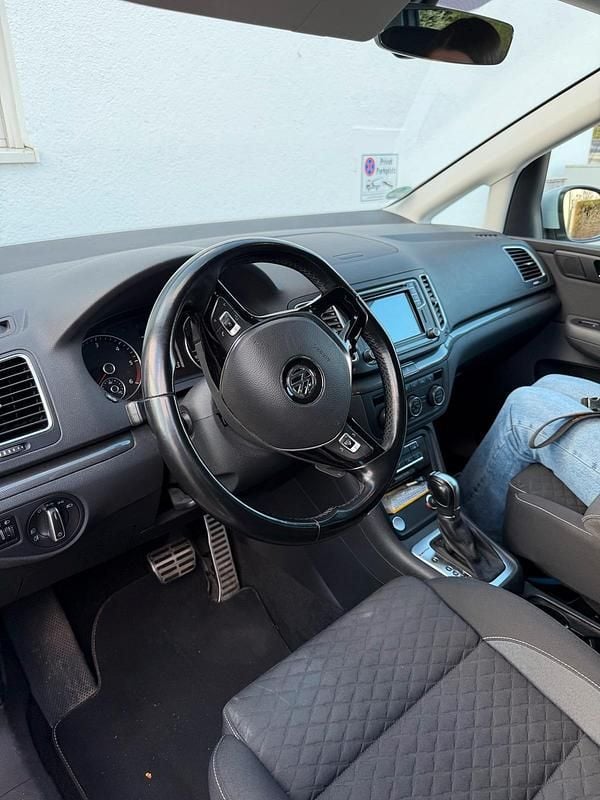 Weiß Gebraucht 2018 VW Sharan Join Van / Kleinbus | 21.000 € (Superpreis) - Bild 1/4