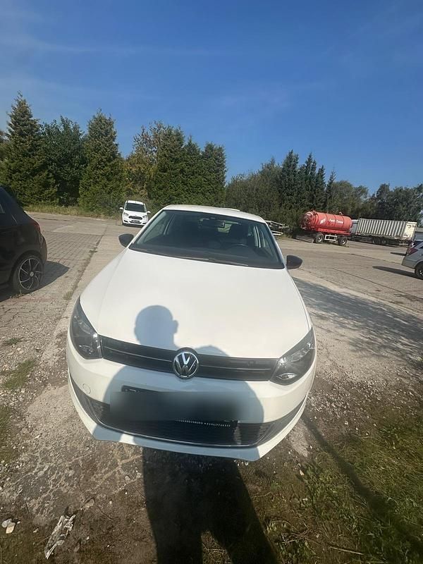 Weiß Gebraucht 2012 VW Polo Style Kleinwagen | 2.800 € (Superpreis) - Bild 1/4