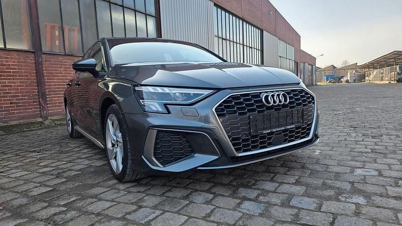 Gebraucht Audi A3 Sport 150 PS (110 kW) 2022 Grau Limousine