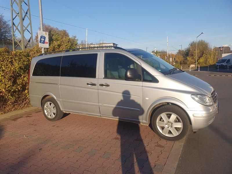 Silber Gebraucht 2008 Mercedes Vito Van / Kleinbus | 8.999 € - Bild 1/4