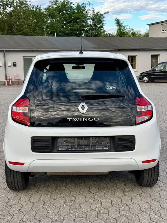Gebraucht Renault Twingo Life 69 PS (50 kW) 2018 Weiß Kleinwagen