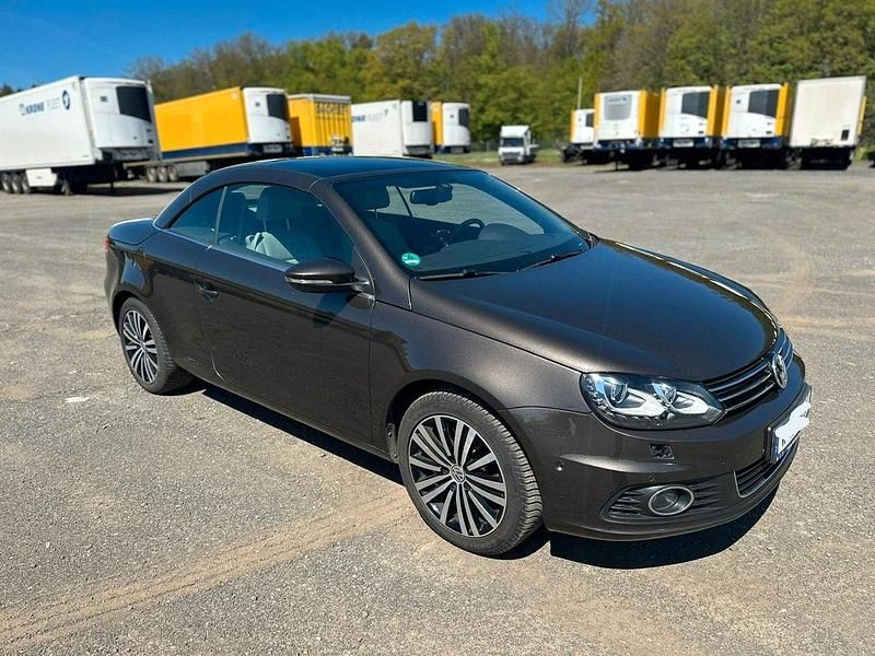 Usata VW Eos 140 CV (102 kW) 2012 Marrone Cabrio