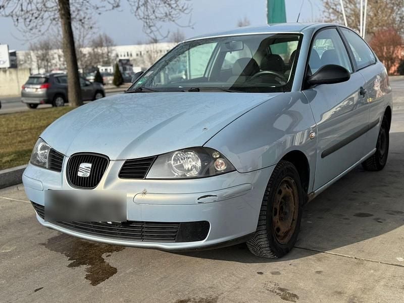 Silber Gebraucht 2005 Seat Ibiza Limousine | 400 € (Superpreis) - Bild 1/4