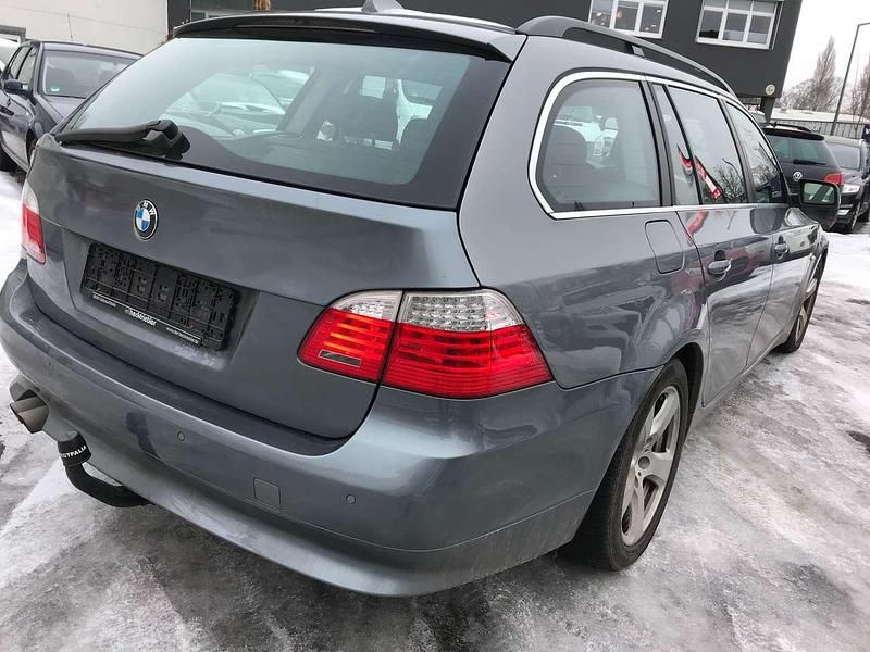 Gebraucht BMW 530 Exclusive 235 PS (172 kW) 2008 Grau Kombi