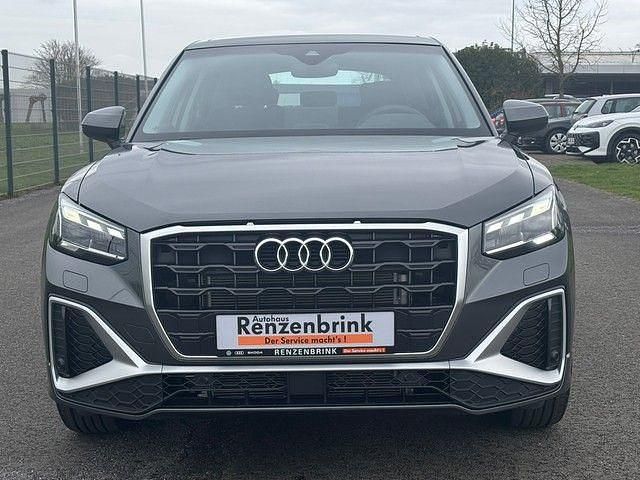 Neu Audi Q2 S-Line 150 PS (110 kW) 2025 Grau SUV