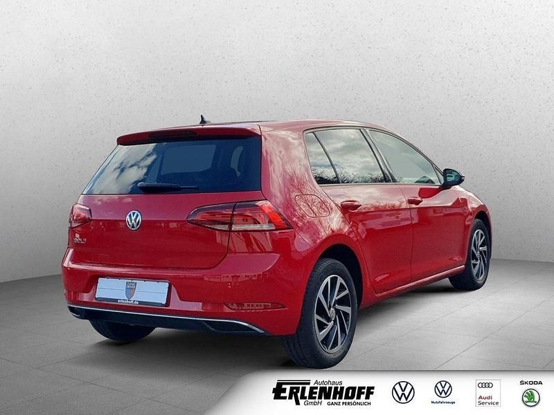 Gebraucht VW Golf VII Join 116 PS (85 kW) 2018 Rot Limousine