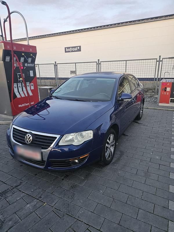 Usata VW Passat 150 CV (110 kW) 2009 Blu Berlina