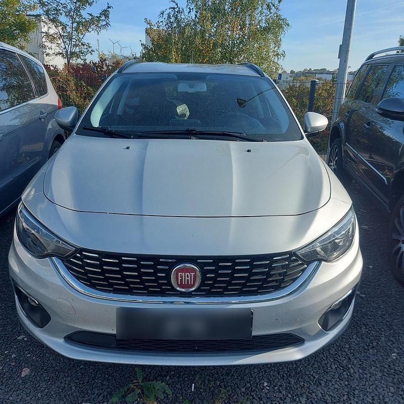Gebraucht Fiat Tipo 120 PS (88 kW) 2018 Silber Kombi
