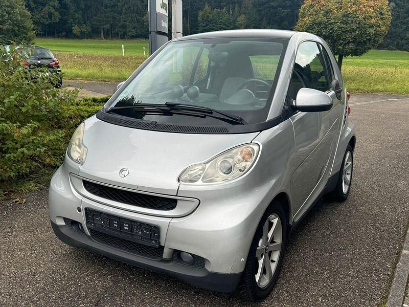 Silber Gebraucht 2008 Smart ForTwo Coupé Basis Coupé | 3.900 € - Bild 1/4