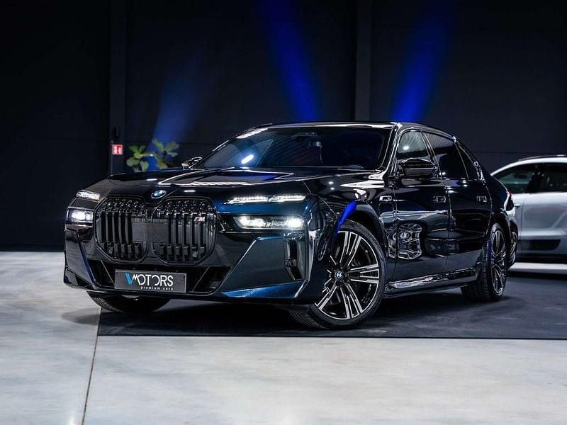 Gebraucht BMW M760e Executive 571 PS (419 kW) 2023 Schwarz Limousine