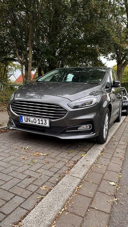 Grau Gebraucht 2022 Ford S-MAX S Van / Kleinbus | 13.777 € (Guter Preis) - Bild 1/4