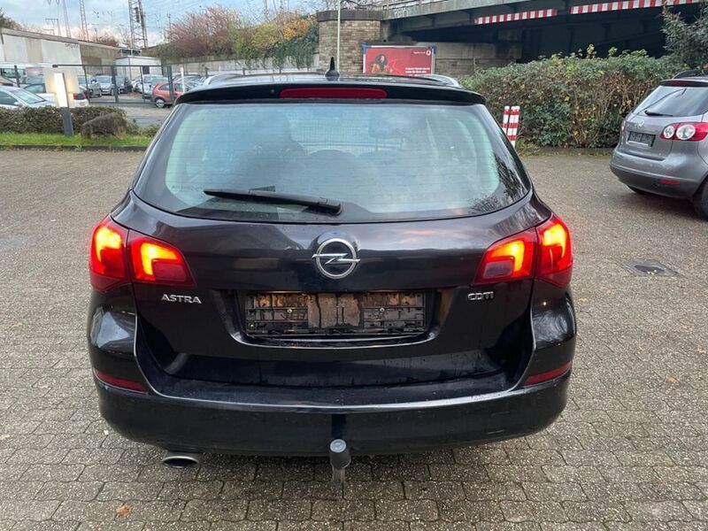Gebraucht Opel Astra Innovation 160 PS (117 kW) 2011 Schwarz Kombi