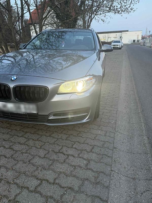 Gebraucht BMW 530 258 PS (189 kW) 2015 Silber Kombi