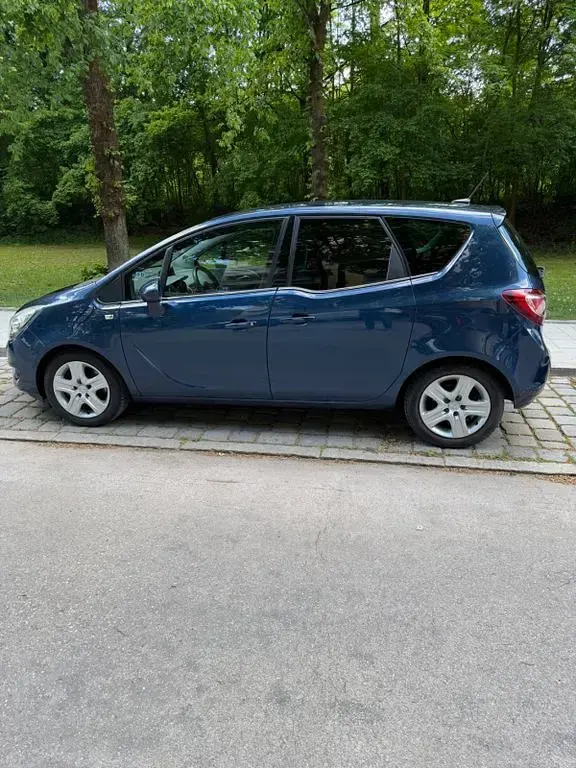Gebraucht Opel Meriva Edition 140 PS (102 kW) 2014 Blau Van / Kleinbus