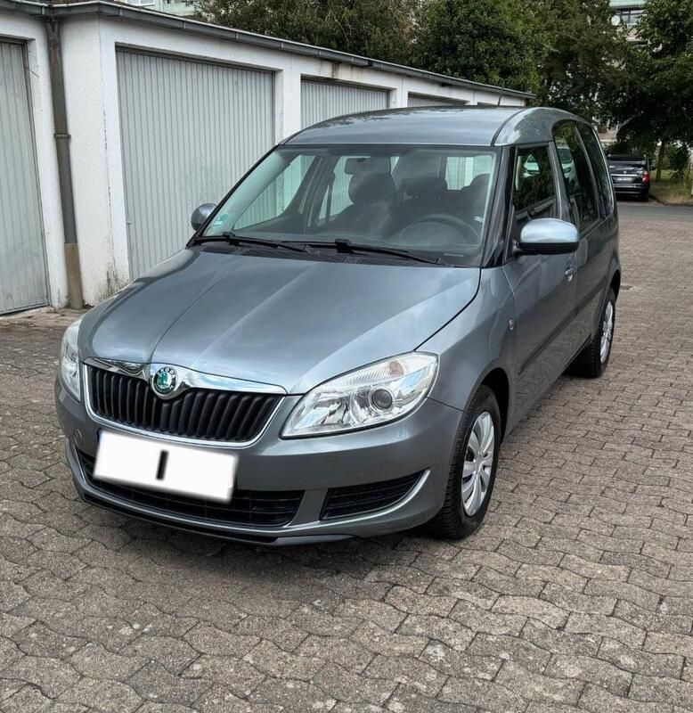 Grau Gebraucht 2011 Skoda Roomster Kombi | 4.250 € (Guter Preis) - Bild 1/4