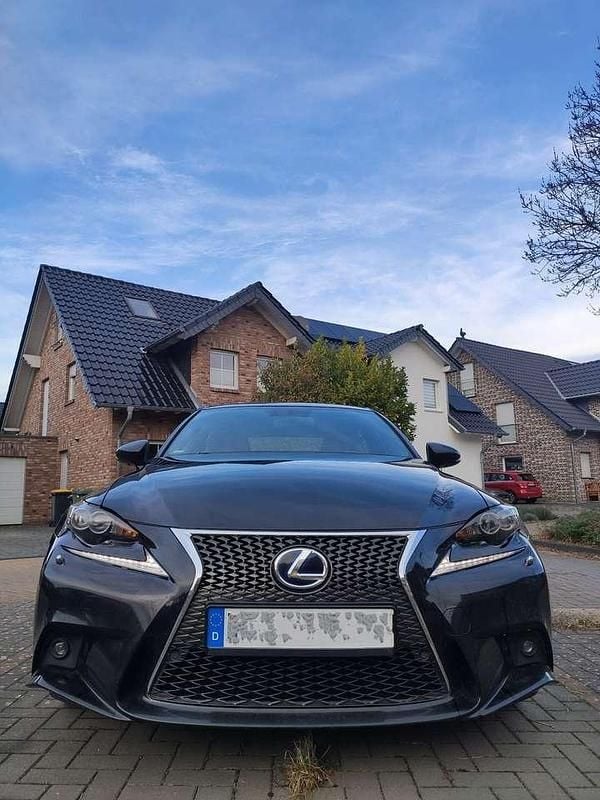 Gebraucht 2016 Lexus IS300h Sport Line Limousine | 15.900 € (Superpreis) - Bild 1/4