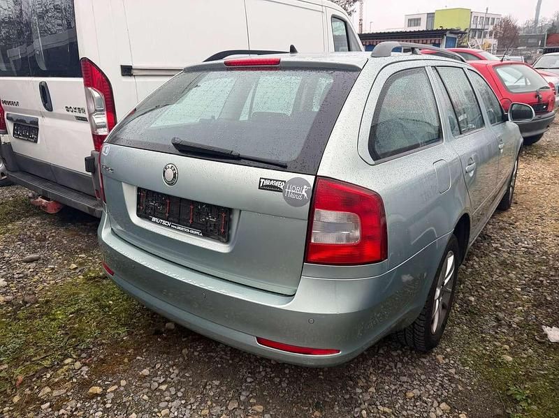 Gebraucht Skoda Octavia Elegance 160 PS (117 kW) 2009 Arcticgr}n metallic Kombi