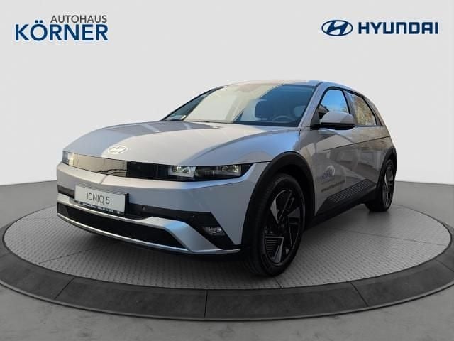 Grau Gebraucht 2024 Hyundai Ioniq 5 Dynamiq SUV | 38.995 € (Guter Preis) - Bild 1/4