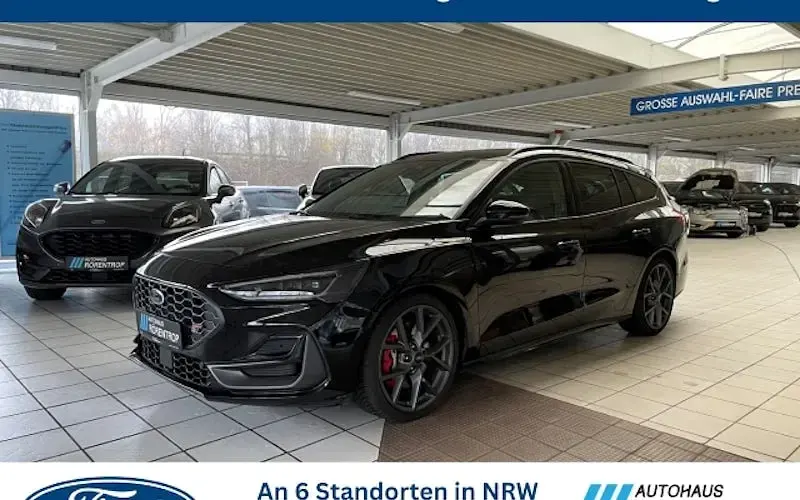 Używany Ford Focus ST 280 KM (205 kW) 2023 Czarny Kombi