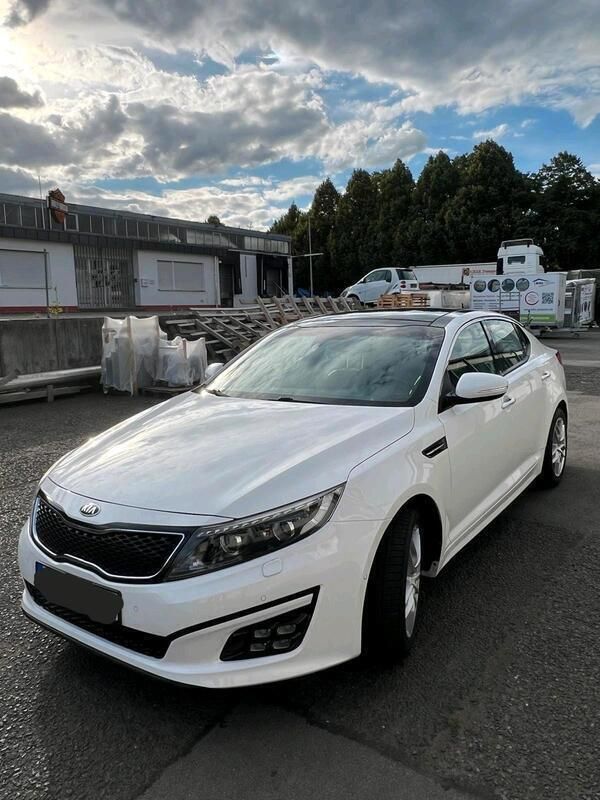 Weiß Gebraucht 2015 Kia Optima Spirit Limousine | 15.700 € (Fairer Preis) - Bild 1/4