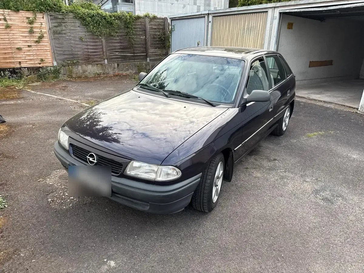 Gebraucht Opel Astra 71 PS (52 kW) 1995 Blau Limousine