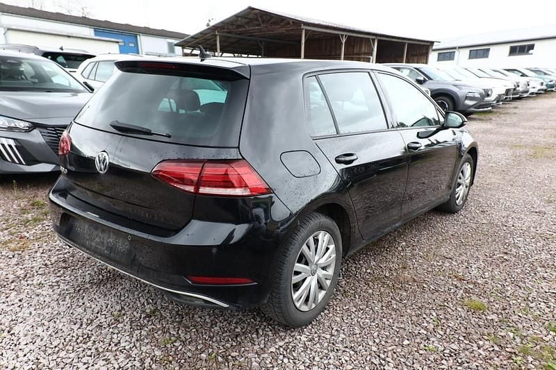 Gebraucht VW Golf VII Join 116 PS (85 kW) 2019 Deep black perleffekt Limousine