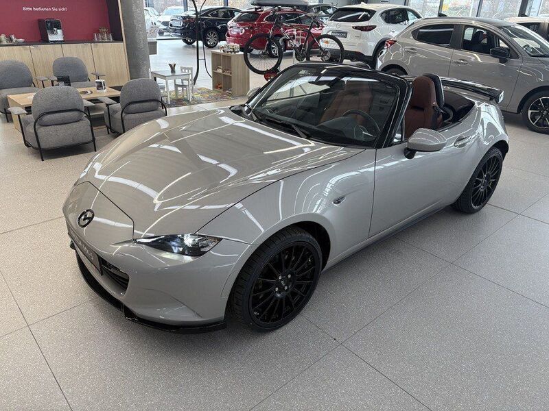 Neu Mazda MX5 Kazari 184 PS (135 kW) 2025 Beige Cabrio