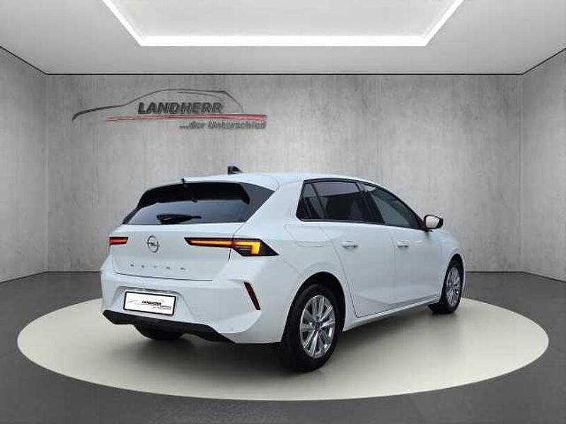 Neu Opel Astra Edition 131 PS (96 kW) 2025 Arktis weiss Limousine