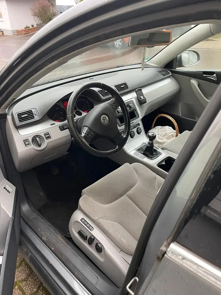 Gebraucht VW Passat 140 PS (102 kW) 2008 Grau Kombi