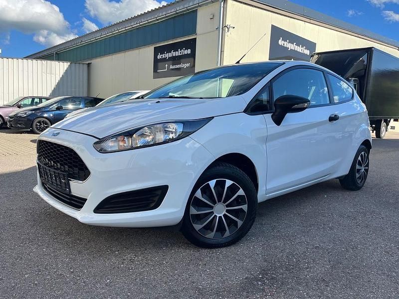 Weiß Gebraucht 2017 Ford Fiesta Ambiente Kleinwagen | 7.490 € (Guter Preis) - Bild 1/4