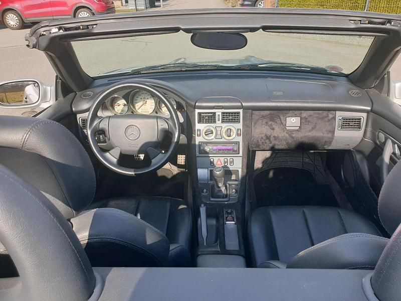 Gebraucht Mercedes SLK200 193 PS (141 kW) 2000 Silber Cabrio