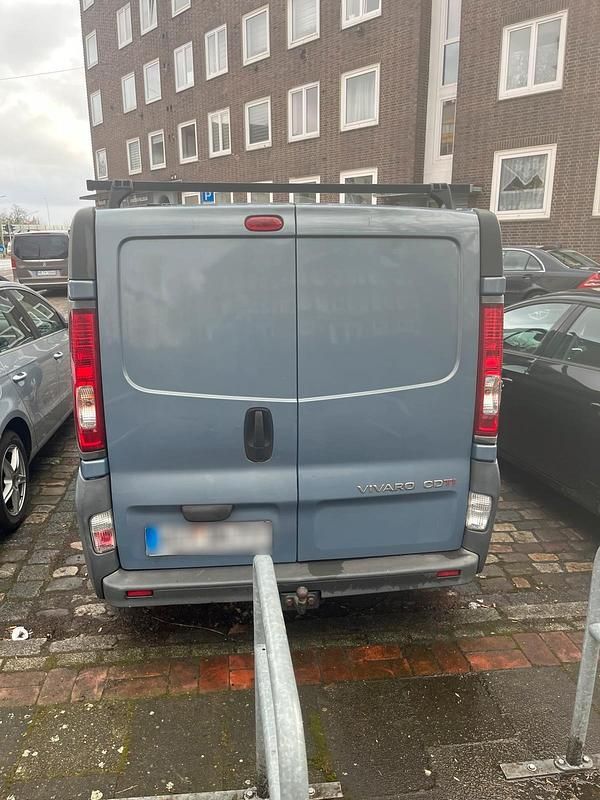 Gebraucht Opel Vivaro 115 PS (84 kW) 2011 Andere farben Van / Kleinbus