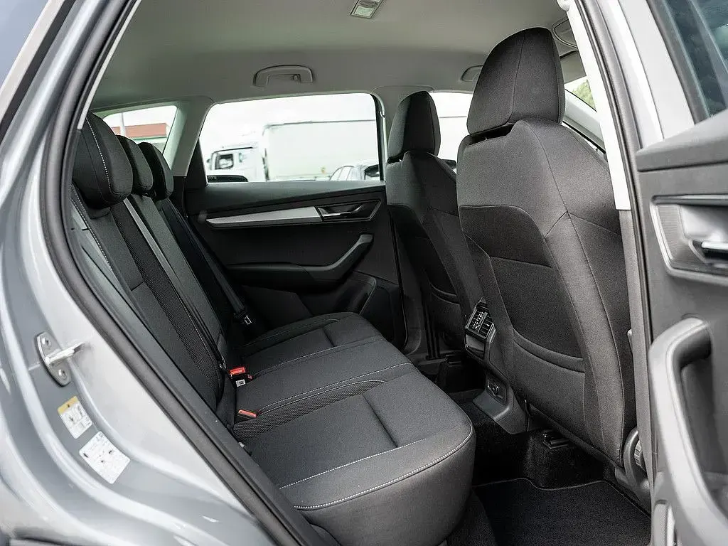 Gebraucht Skoda Karoq 150 PS (110 kW) 2026 Silber SUV