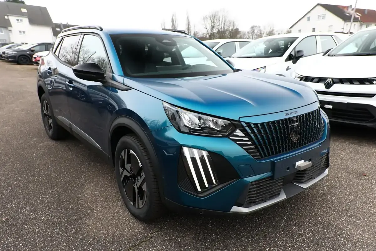 Neu Peugeot 2008 Allure 145 PS (106 kW) 2026 Obsession blau metallic SUV