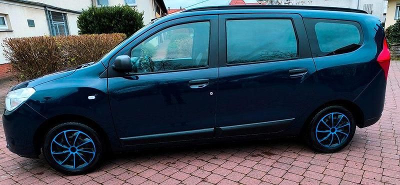 Gebraucht Dacia Lodgy Lauréate 107 PS (78 kW) 2017 Blau Van / Kleinbus
