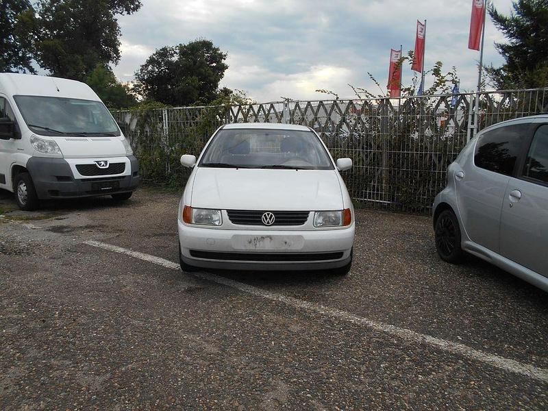 Weiß Gebraucht 1998 VW Polo Kleinwagen | 750 € (Superpreis) - Bild 1/4
