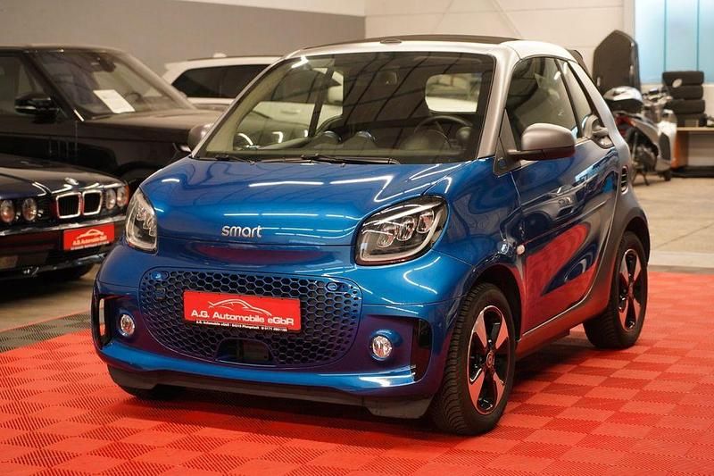 Blau Gebraucht 2021 Smart ForTwo Electric Drive Cabrio | 11.950 € (Guter Preis) - Bild 1/4