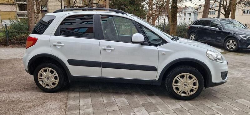 Gebraucht Suzuki SX4 120 PS (88 kW) 2012 Weiß Limousine