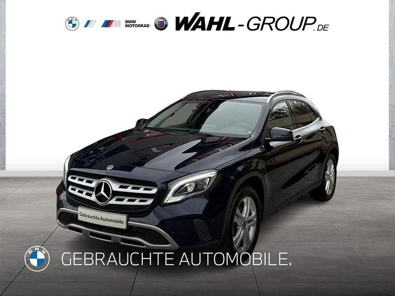 Blau Gebraucht 2017 Mercedes GLA220 SUV | 21.890 € (Guter Preis) - Bild 1/4